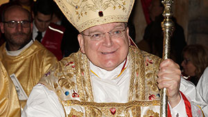 il cardinale Raymond Leo Burke